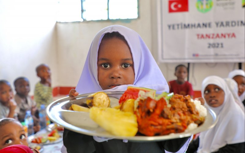 Mesafeler İyiliğe Engel Değil