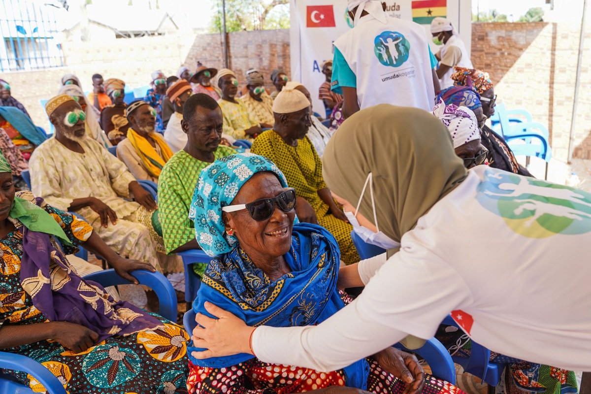  300 Katarakt Hastasının Gözleri Yeniden Görüyor
