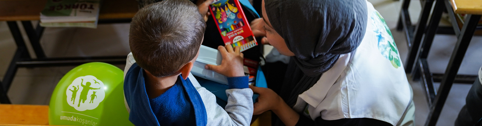 Sivas ve Kahramanmaraş'lı Çocuklar Okul Çantalarına Kavuştu