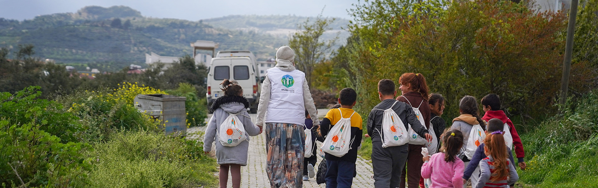 Hatay'da Çocuklara Bir Çanta Mutluluk Hediye Ettik