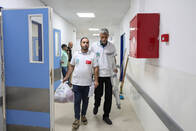 Gazze'de Hastanelerdeki Kardeşlerimizin Yanındayız