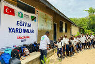 KIRTASİYE DAĞITIMLARIMIZ İLE TANZANYA’NIN KÖYLERİNDEYİZ
