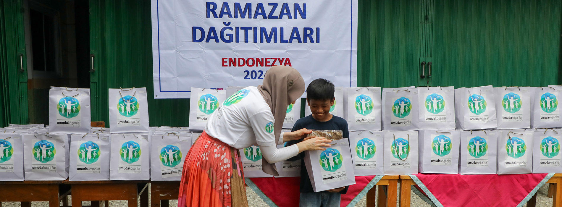 RAMAZAN DAĞITIMLARIMIZ İÇİN ENDONEZYA VE FİLİPİNLER’DEYDİK 