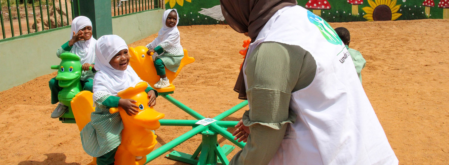 GANA’DA ÇOCUKLARI OYUN PARKINA KAVUŞTURDUK