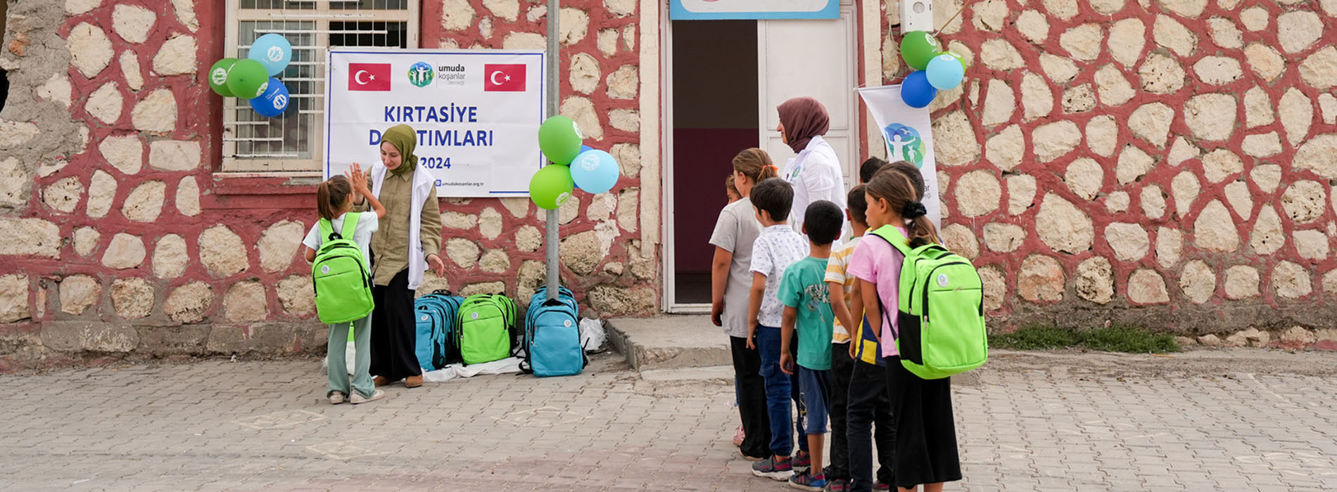 Kırtasiye Desteklerimizle Türkiye’nin Köy Okullarındaydık