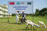 Pakistan’da Ailelere Dikiş Makineleri ve Süt Keçileri Temin Ettik