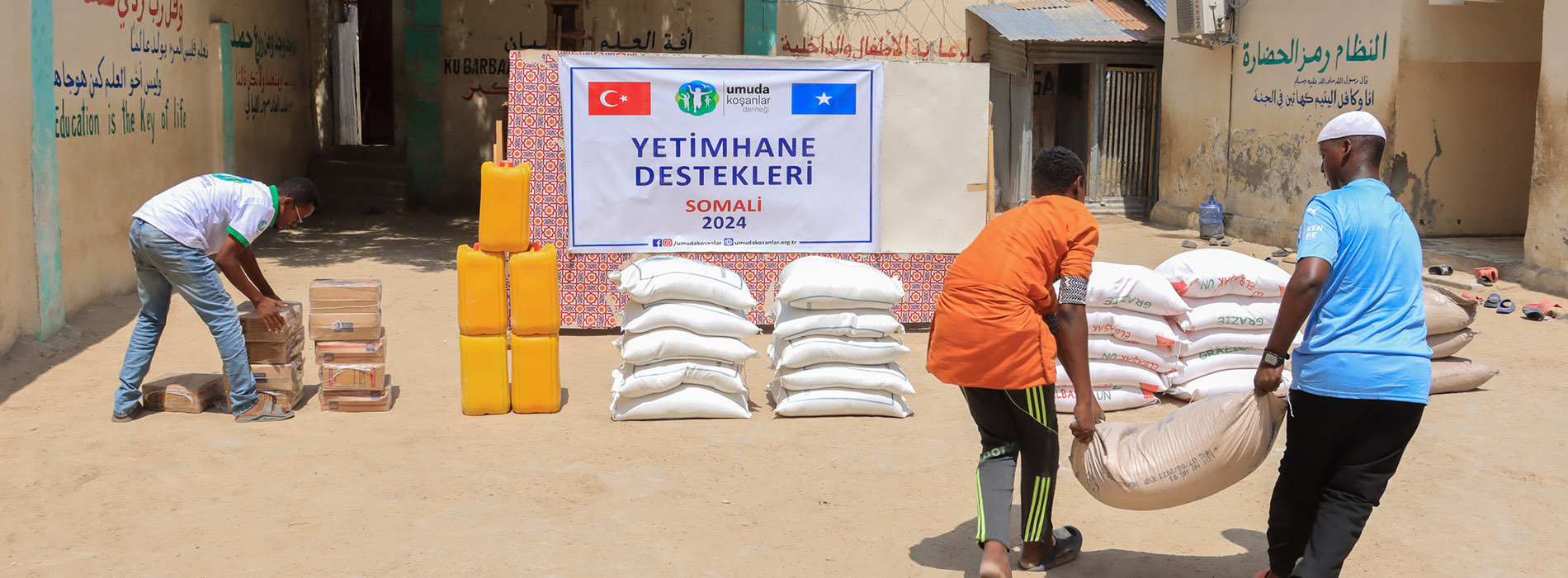 Somali’de Yetimhanelere Gıda Desteği Sağladık
