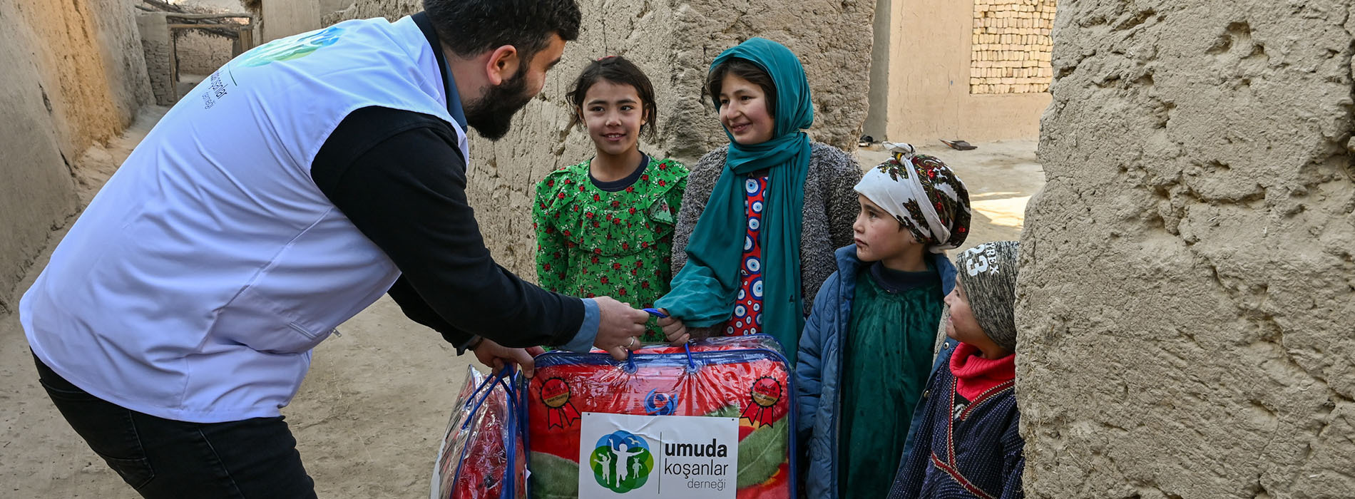 Afganistan’da 14.000 Kişiye Kışlık Destek Ulaştırdık