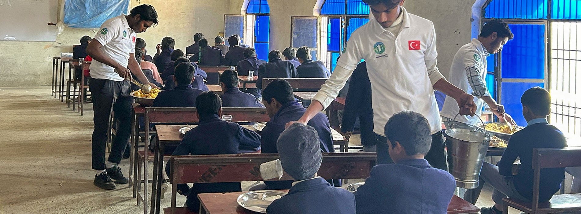 Hindistan’da Öğrencilere Düzenli Gıda Desteği Sağladık